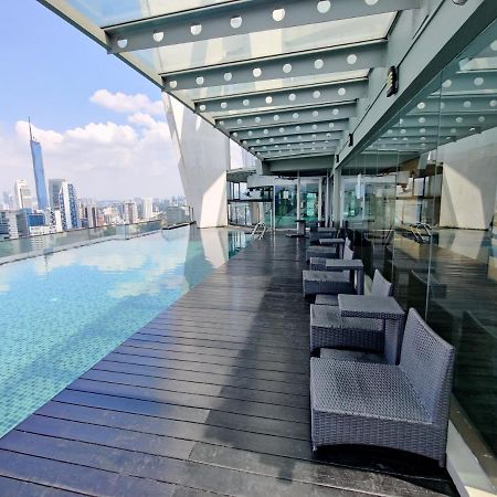 Skybed Over The Sky Hostel @Regalia Suites & Residences Kl 吉隆坡 外观 照片