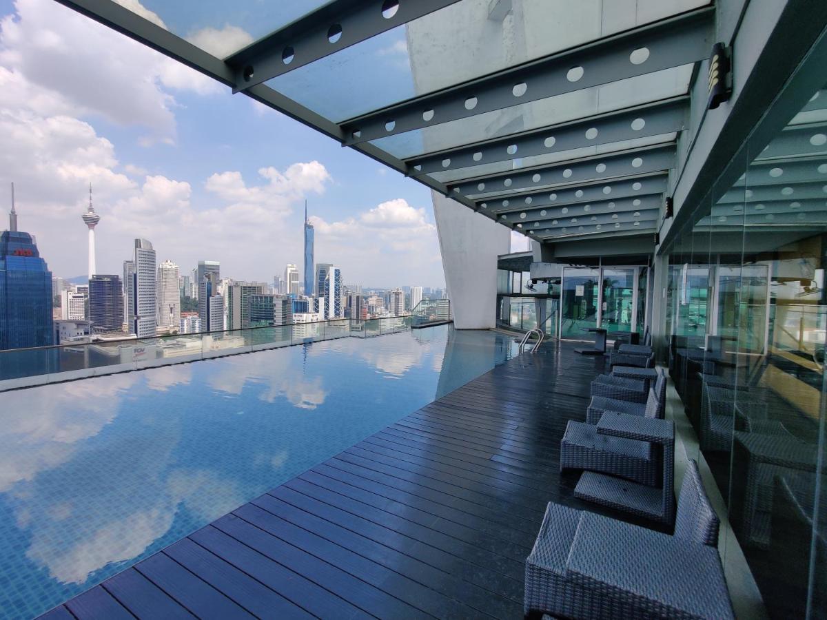 Skybed Over The Sky Hostel @Regalia Suites & Residences Kl 吉隆坡 外观 照片